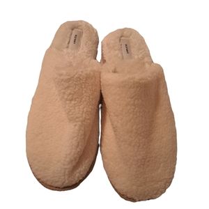Old Navy Slippers 9